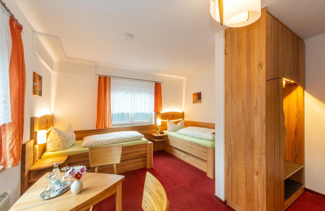 Rennsteighotel Gruener Baum Шмидефелд ам Ренщайг Екстериор снимка